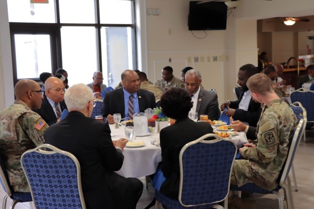 TRADOC commanding general speaks on diversity and inclusion at local ROCKS conference