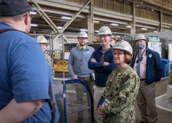 Undersecretary of the Navy, Vice Chief of Naval Operations visit PSNS & IMF