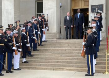 U.S., U.K. Defense Leaders Discuss Ukraine, AUKUS in Pentagon Meeting