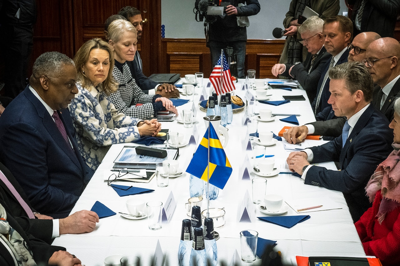 Austin Hopes NATO Partnership for Sweden by Summer