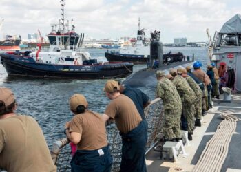 Ships Arrive at Fort Lauderdale for Fleet Week