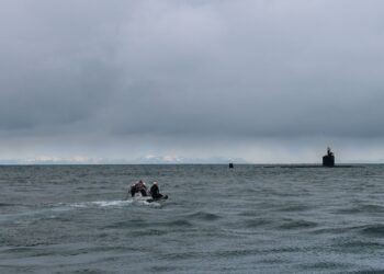 USS San Juan (SSN 751) Conducts Brief Stop Off Iceland’s Coast