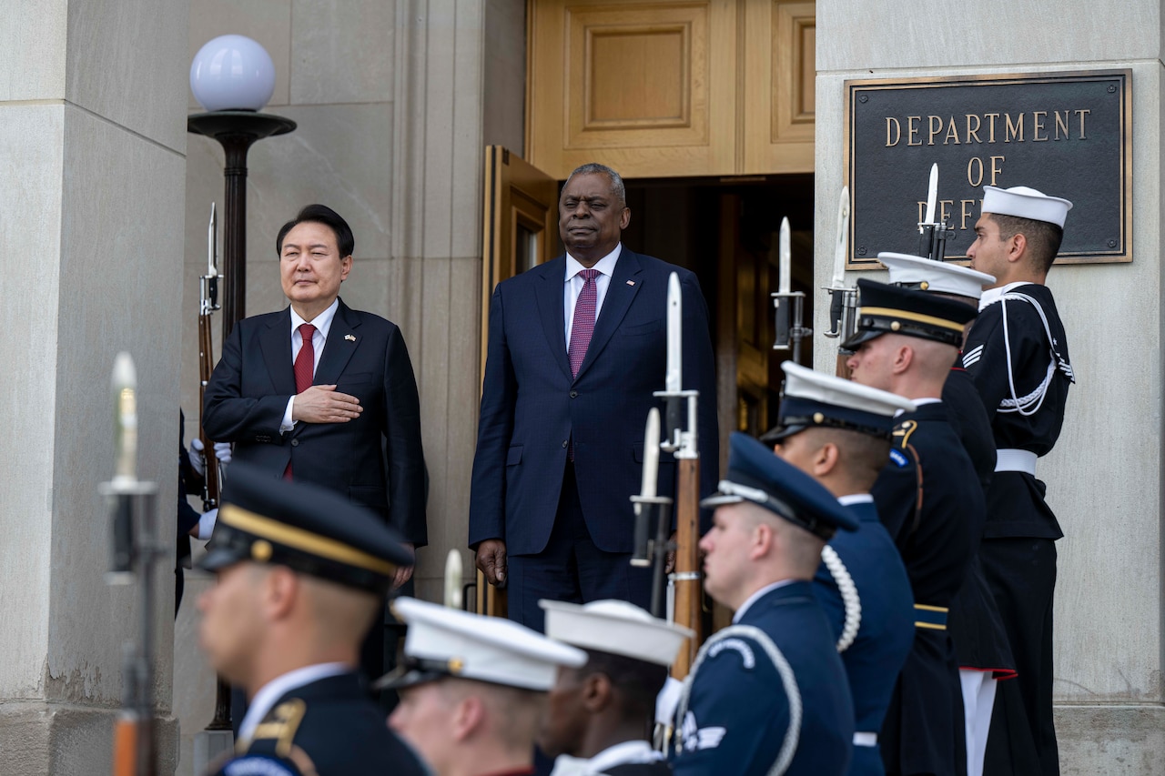 South Korean President Yoon Visits Pentagon, Discusses Deterrence