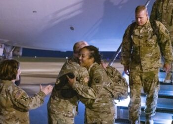 General gives heartfelt welcome to guardsmen arriving at Fort Hood