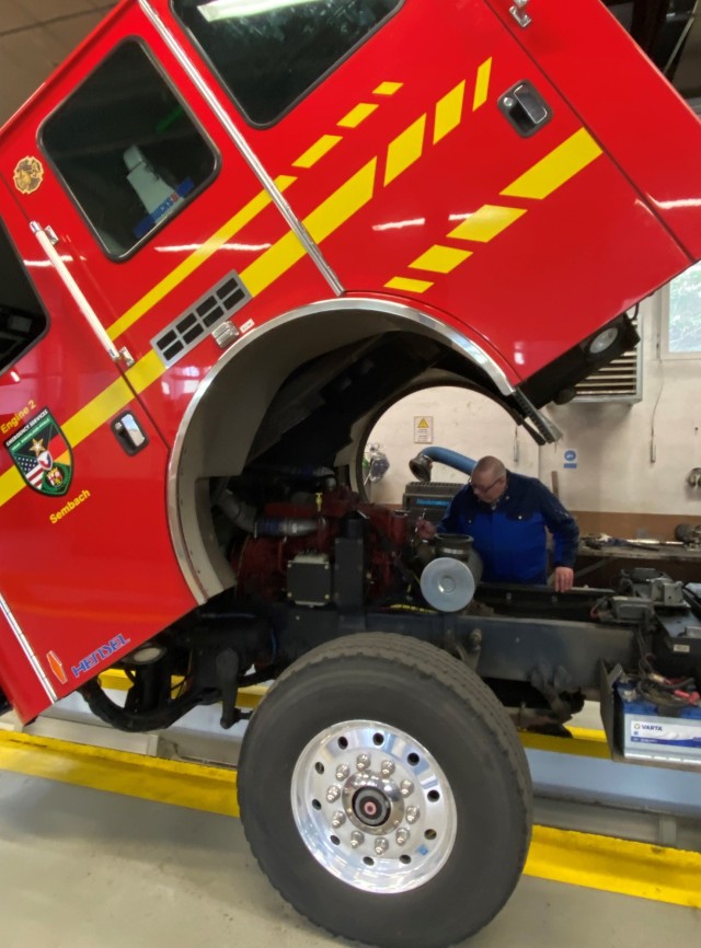 405th AFSB BASOPS Maintenance employee receives special recognition from local officials