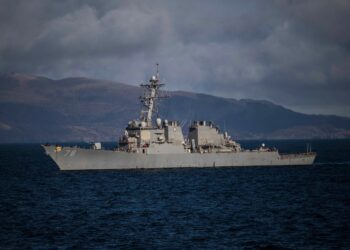 USS Porter (DDG 78) arrives in HMNB Clyde ahead of Formidable Shield 2023