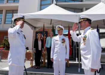 NIWC Pacific Holds Change of Command, Retirement Ceremony