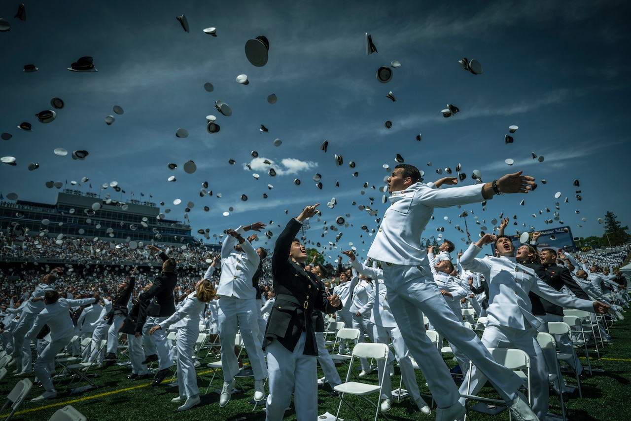 Austin to Naval Academy Grads: ‘You’re Up to It’