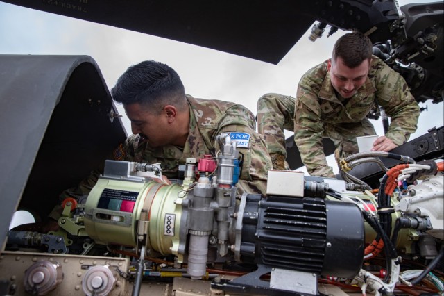 Aviation mechanics ensure KFOR helicopters keep flying