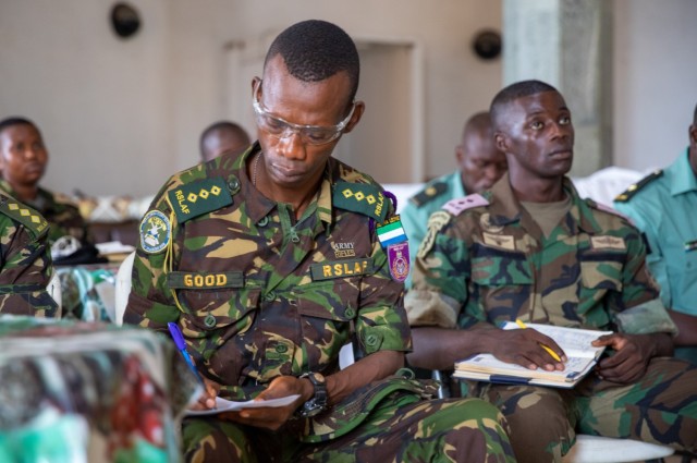 U.S., Sierra Leone soldiers discuss public affairs procedures