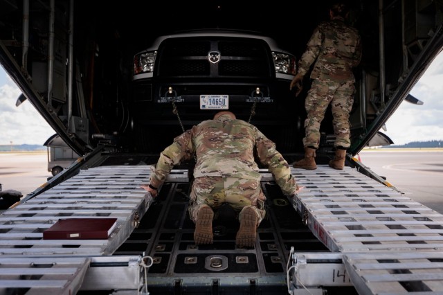 Washington National Guard's Homeland Response Force trains for air mobility