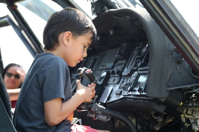 Arnn students’ STEM event includes visit from Black Hawk helicopter