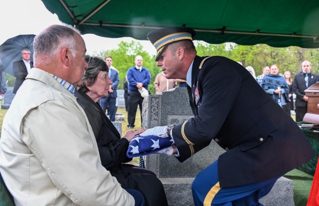 New York Army National Guard provides honors for World War II pilot
