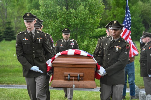 New York Army National Guard provides honors for World War II pilot
