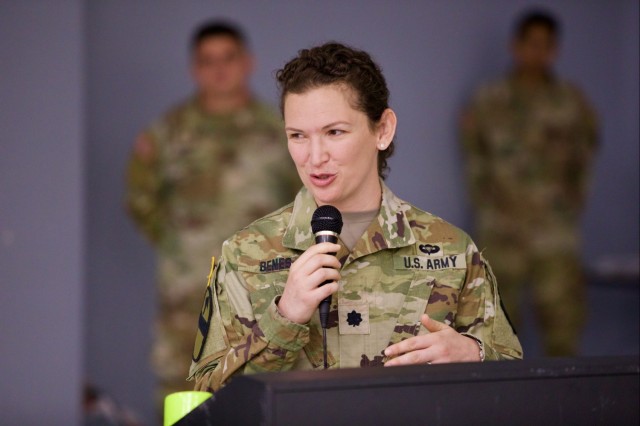Benes assumes command of 338th Military Intelligence Battalion