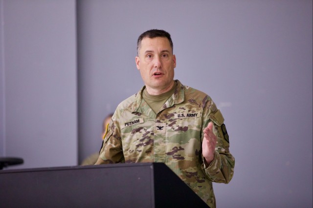 Benes assumes command of 338th Military Intelligence Battalion