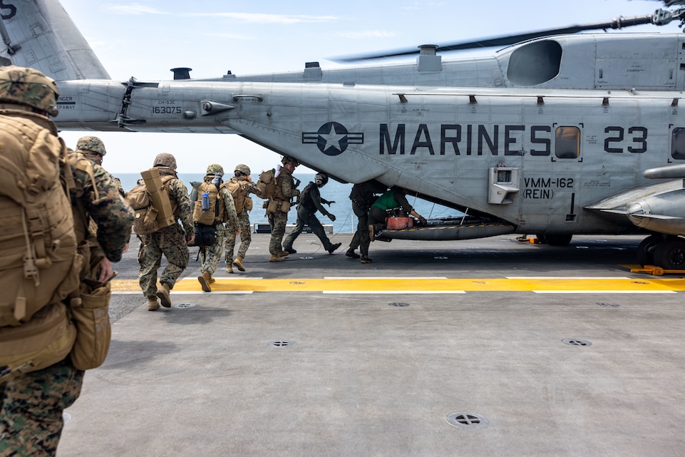 26th MEU Crisis Response Force Responds to FHA during C2X