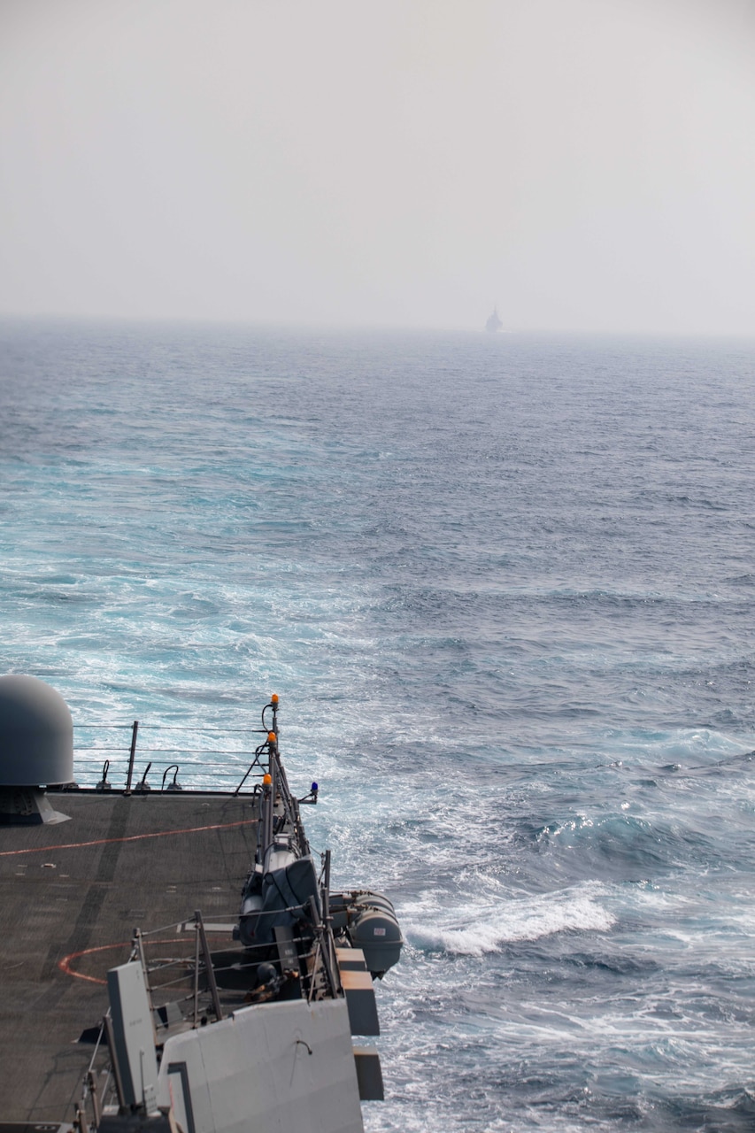 7th Fleet Destroyer Transits Taiwan Strait