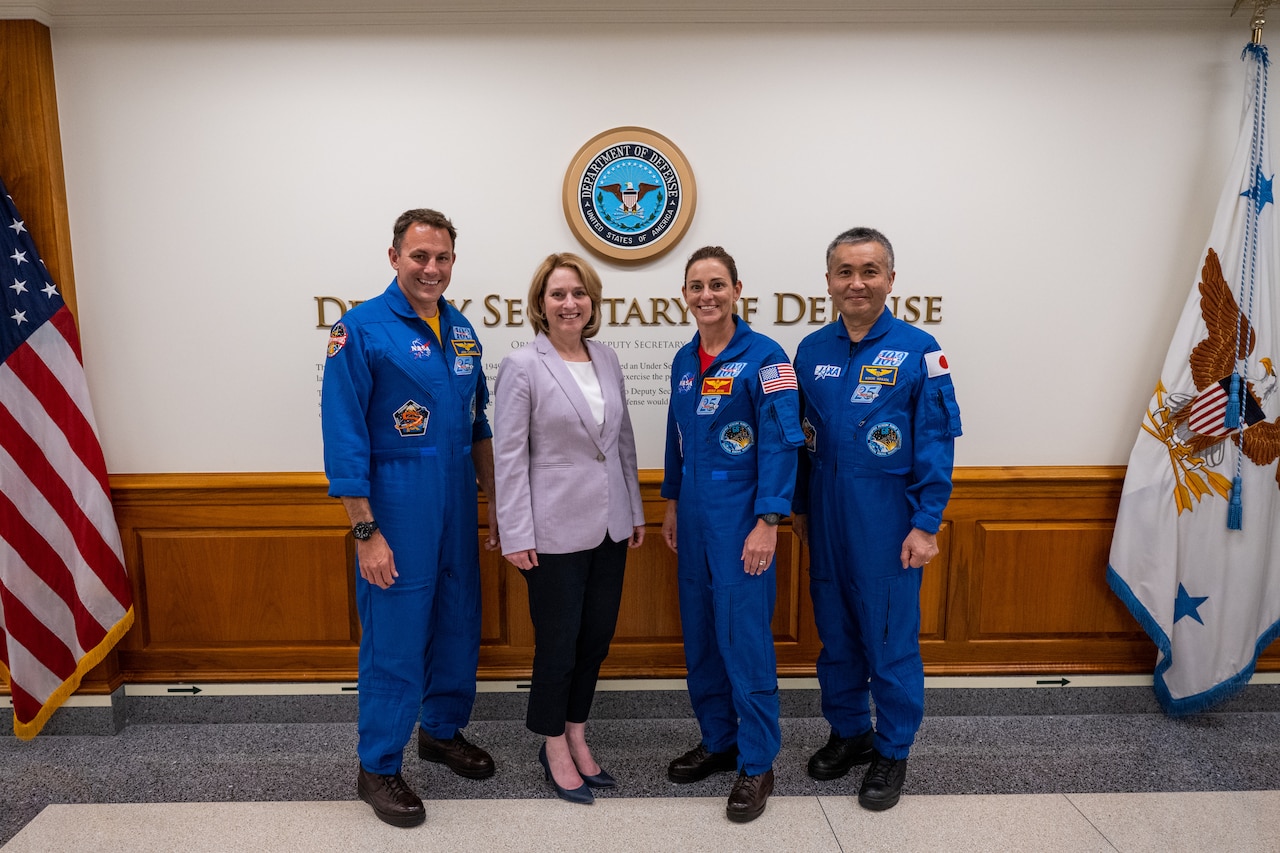 Hicks Hosts Discussion With Astronauts, Service Members