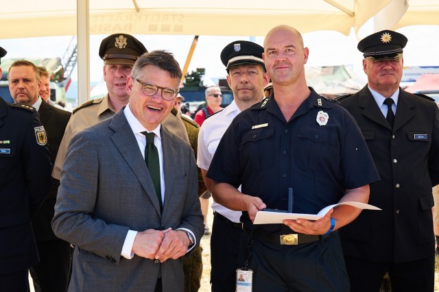 Garrison Wiesbaden firefighter honored by German state of Hesse Minister President