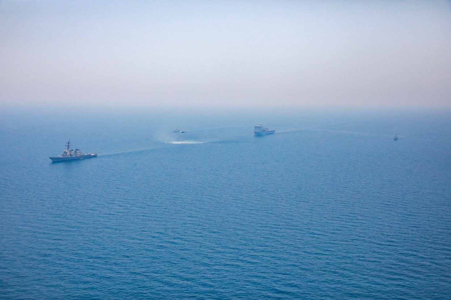 UK, U.S. Forces Complete Large-Scale Mine Countermeasures Exercise in Arabian Gulf