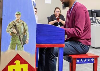 Piano in VA lobby provides music therapy for Veterans