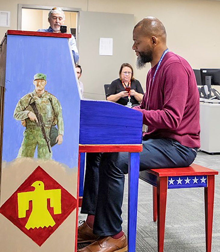 Piano in VA lobby provides music therapy for Veterans
