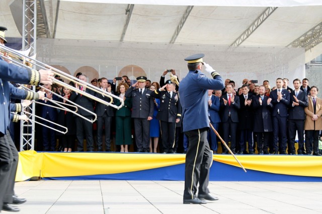 Orr attends Kosovo Independence Day Parade