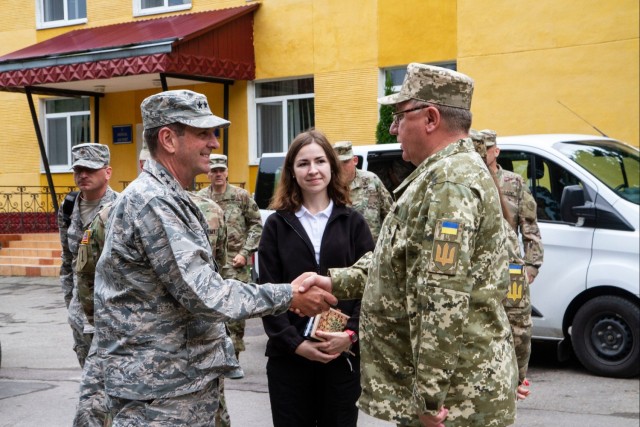 General Lengyel visits Ukraine