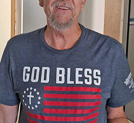 Vietnam Veteran a singing volunteer