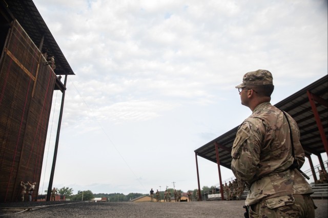 Big Red One NCOs Train Army's Future Leaders