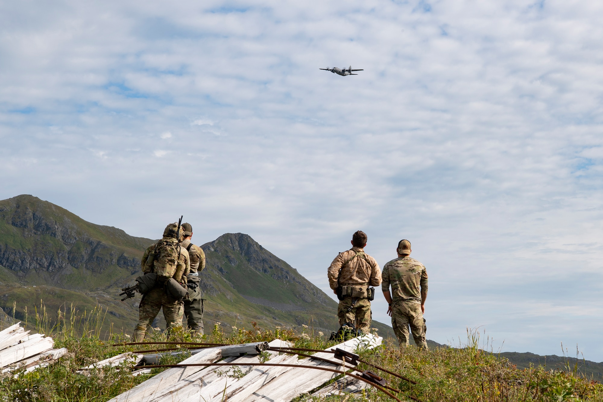 US, Canadian forces sharpen abilities in austere Alaskan region
