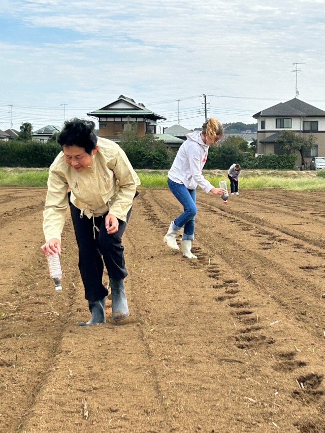 U.S. Army community volunteers in Japan plant seeds for strong partnership with neighboring city