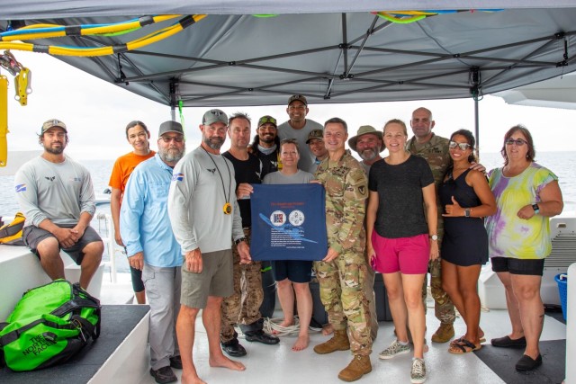 Commander greets Project Recover team
