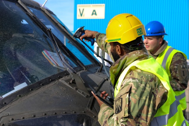 Dutch military and contractors provide port assistance for incoming US aviation brigade