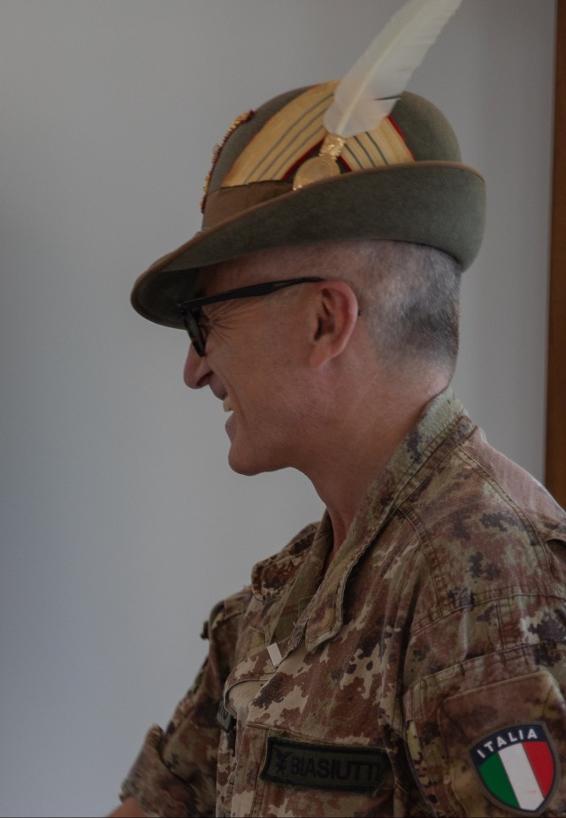 Italian Army Col. Biasutti receives thank-you gift