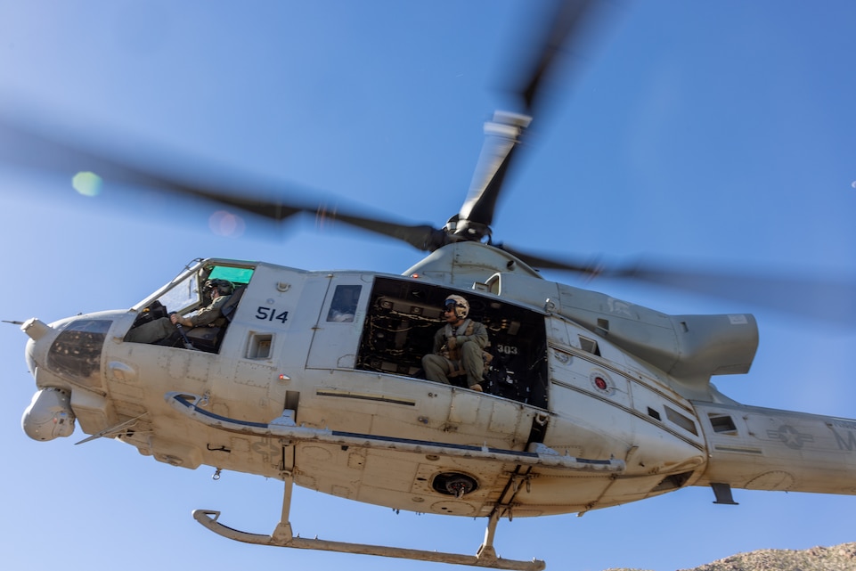 Marine Corps Helicopters Training and Helping | UH-1Y Venoms Airlift Water Tanks to Endangered Bighorn Sheep