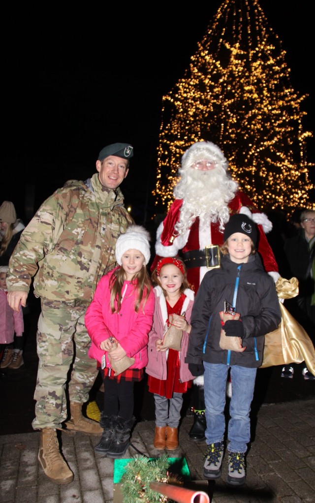 Baumholder Military Community ushers in the holiday spirit with tree lighting event
