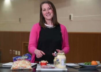 Live Whole Health #210: Reeling in heart health with a salmon wrap