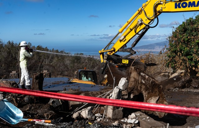 The U.S. Army Corps of Engineers began Phase II private property debris removal in Kula, Hawai‘i, Nov. 8, 2023. Col. Jess Curry, Hawai‘i Wildfires Recovery Field Office Commander, and Fort Worth District, U.S. Army Corps of Engineers Commander, Col. Calvin Kroeger visit impacted areas in Kula and Lahaina, Hawai‘i, The Fort Worth District’s debris planning and response team is managing the USACE debris removal mission. (U.S. Army photos by Brigida Sanchez)