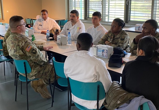 Army Food Program assessment team visits USAG Rheinland-Pfalz to learn what Soldiers want