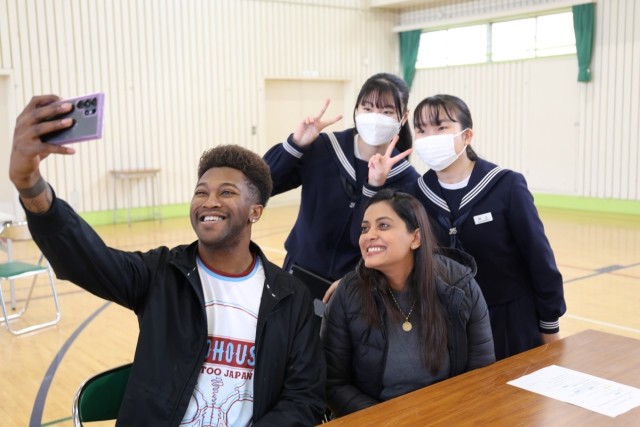 Camp Zama volunteers and local students continue partnership