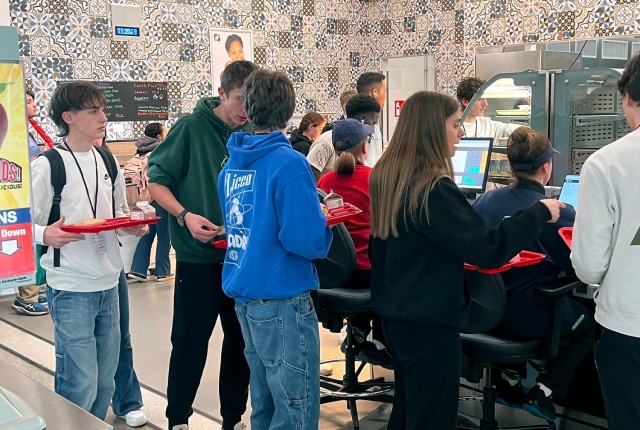 VHS students welcome Italian peers during school exchange