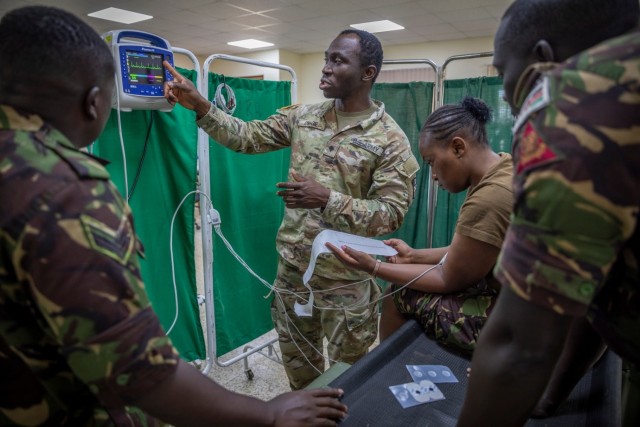 U.S. Army Reserve teach Kenyan Defence Forces about the EKG