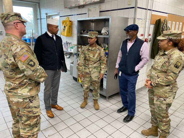 Army Food Program assessment team visits USAG Rheinland-Pfalz to learn what Soldiers want