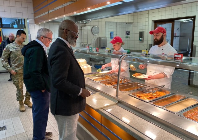 Army Food Program assessment team visits USAG Rheinland-Pfalz to learn what Soldiers want