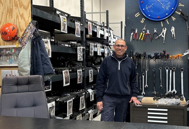 APS-2 tool and parts attendant in Italy understands why teamwork is numero uno