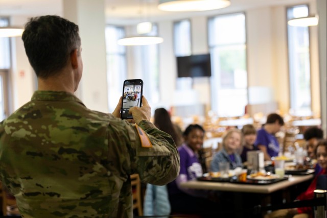 USAG Rheinland-Pfalz CSM hosts MOMC breakfast, honors resilience and sacrifice of military children