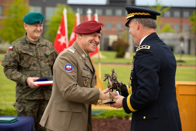 Former V Corps Commander retires in Fort Knox