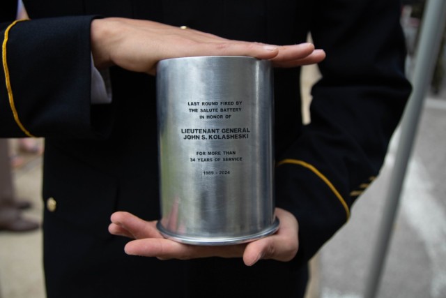 Former V Corps Commander retires in Fort Knox